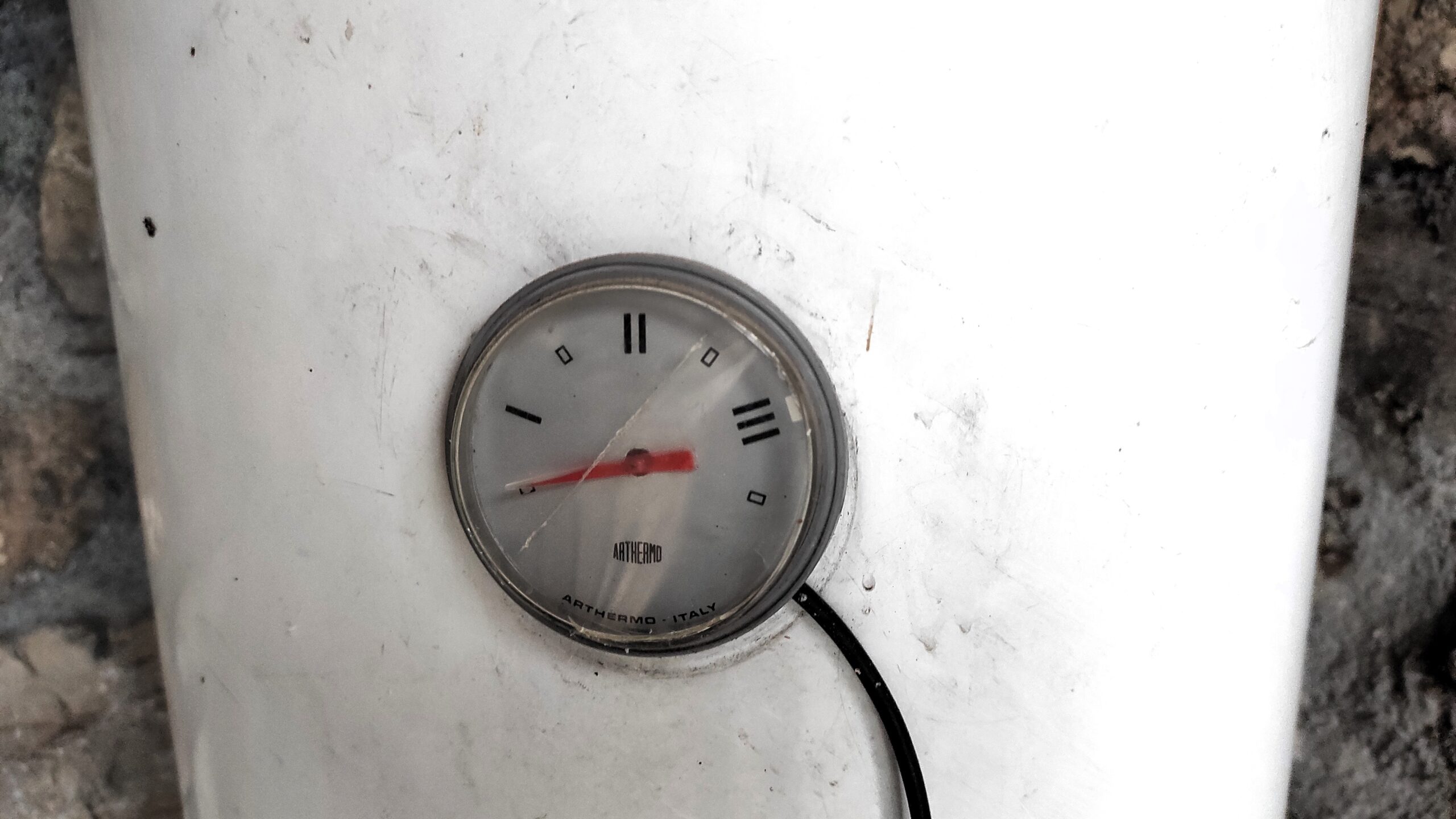 temperature sensor externally on water heater